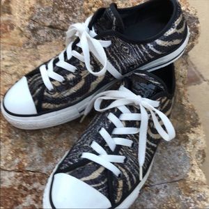 🐼Converse Sneakers 🐼